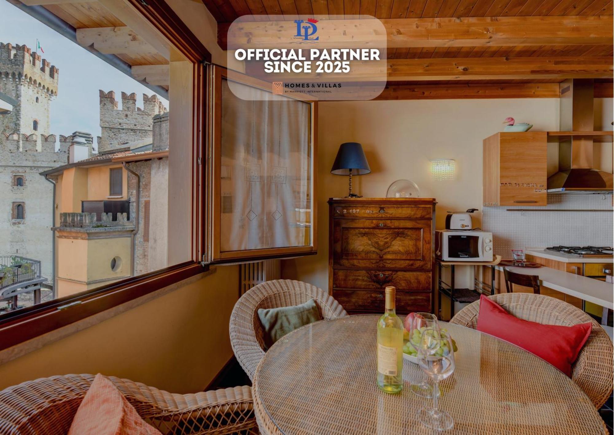 Desenzanoloft Official Partner Marriott Homes & Villas -Penthouse Never Say Never Sirmione Castle View Ngoại thất bức ảnh