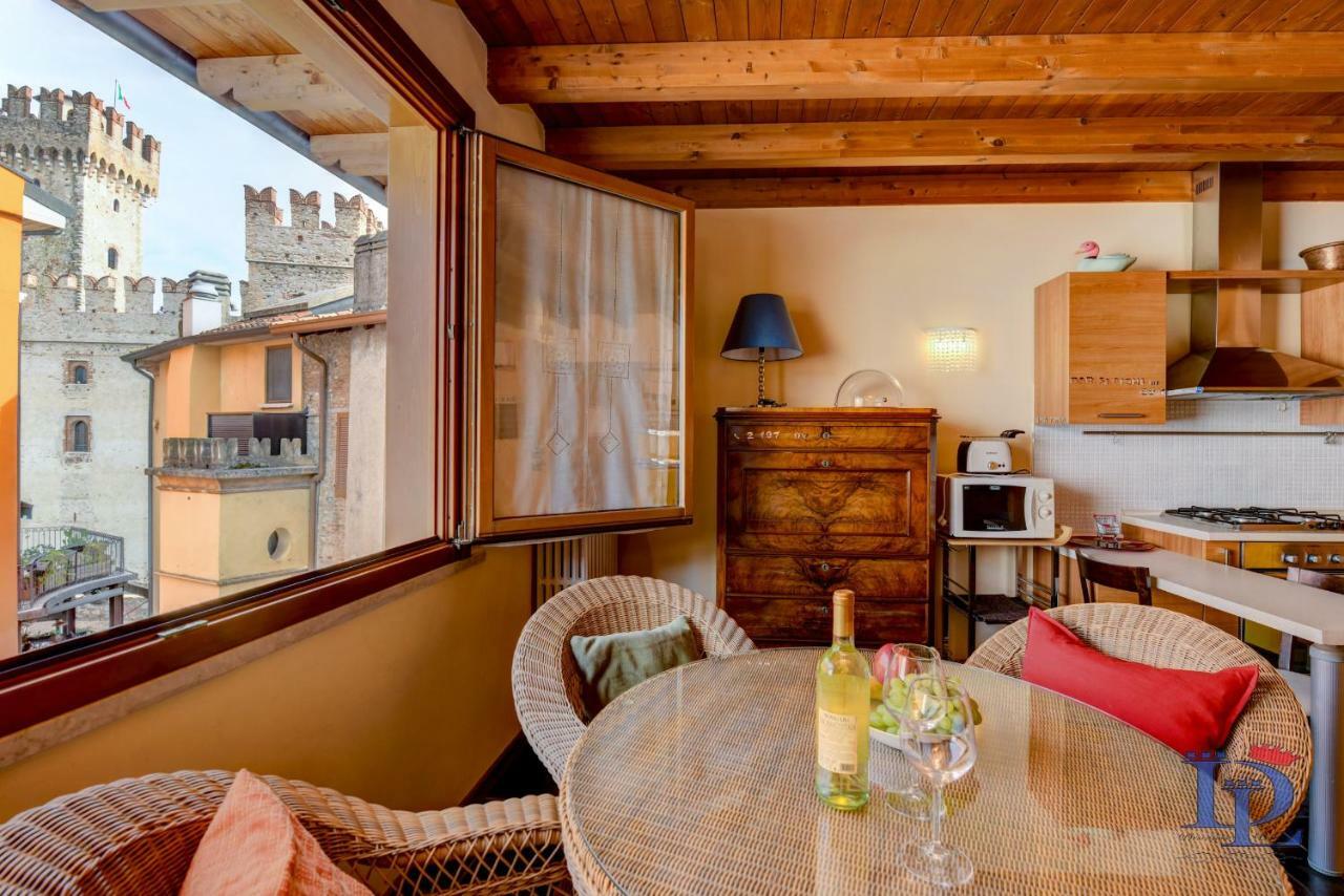 Desenzanoloft Official Partner Marriott Homes & Villas -Penthouse Never Say Never Sirmione Castle View Ngoại thất bức ảnh